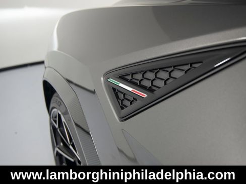 Used 2024 Lamborghini Urus Performante AWD/4WD image 48
