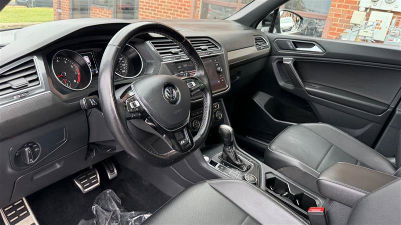 Used 2021 Volkswagen Tiguan SE R-Line AWD/4WD image 32