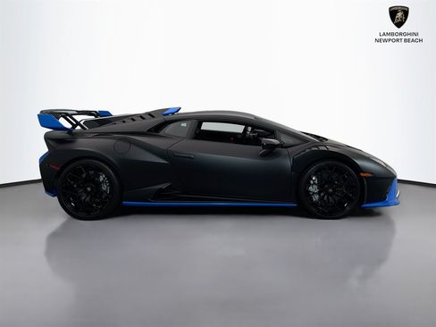 Used 2024 Lamborghini Huracan STO RWD image 36
