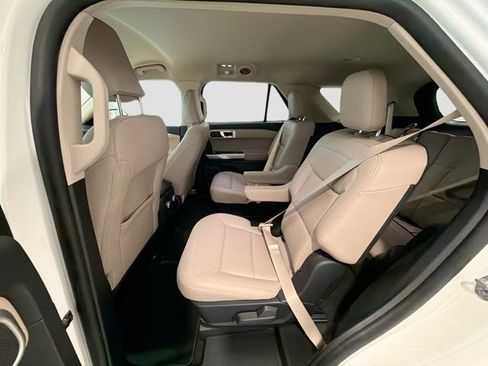 Used 2022 Ford Explorer XLT w/ Equipment Group 202A image 21