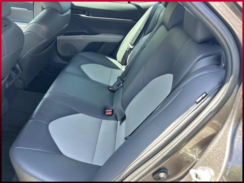 Used 2020 Toyota Camry XLE w/ Navigation Package AWD/4WD image 20