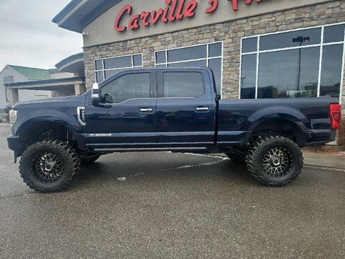 Used 2022 Ford F250 Platinum image 2