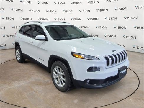 Used 2016 Jeep Cherokee Latitude w/ Comfort & Sound Group image 7