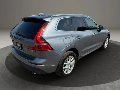 Used 2021 Volvo XC60 T5 Momentum w/ Premium Package AWD/4WD image 4
