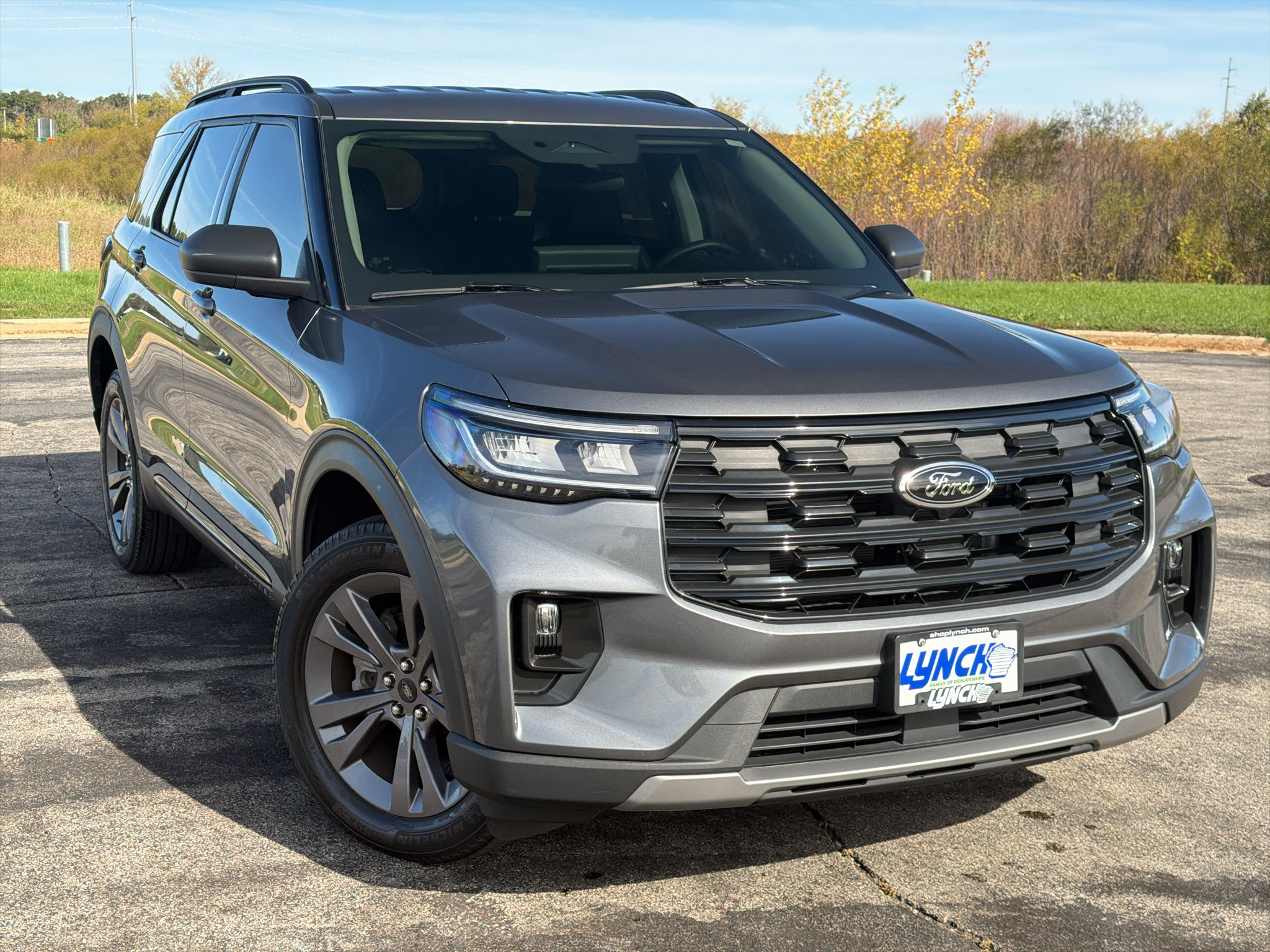 Used 2025 Ford Explorer Active w/ Active Comfort Package AWD/4WD image 4