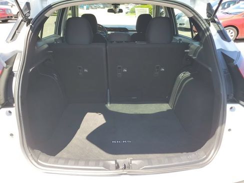 Used 2022 Nissan Kicks S FWD image 7