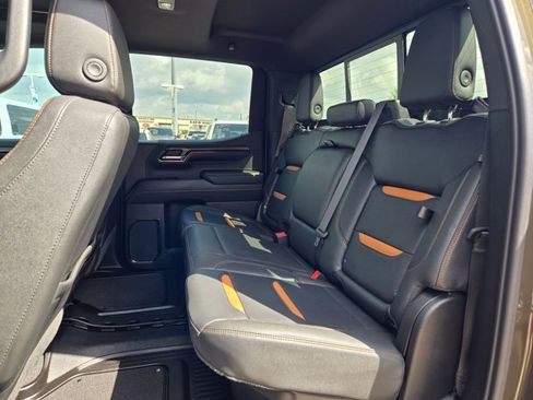 Used 2023 GMC Sierra 1500 AT4 w/ AT4 Premium Package image 18