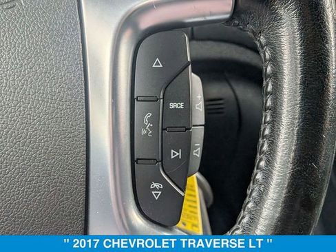 Used 2017 Chevrolet Traverse LT image 20