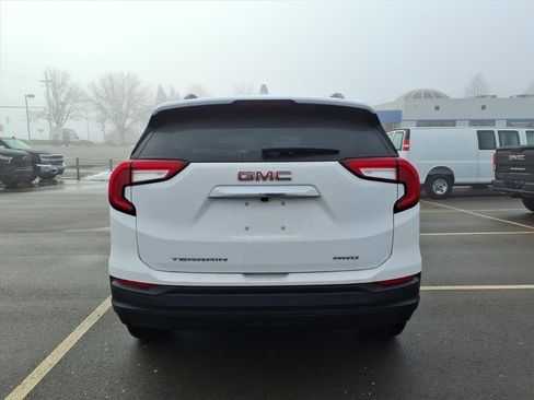 Certified 2023 GMC Terrain SLE w/ Driver Convenience Package image 8