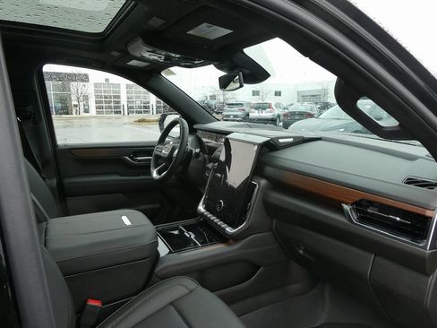 New 2026 GMC Yukon XL Denali w/ Sun & Power Step Package AWD/4WD image 30