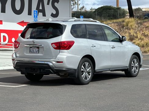 Used 2020 Nissan Pathfinder S FWD image 5