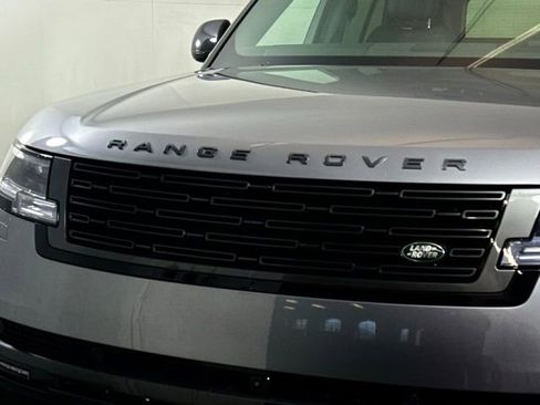 New 2026 Land Rover Range Rover SE image 12