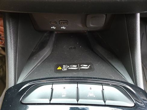 Used 2024 Buick Envista Sport Touring w/ Convenience I Package FWD image 16
