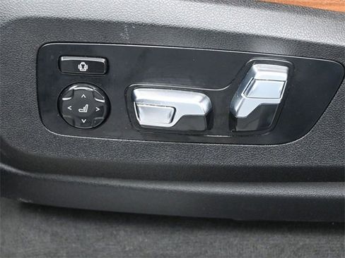 Used 2023 BMW X7 xDrive40i w/ Premium Package image 20