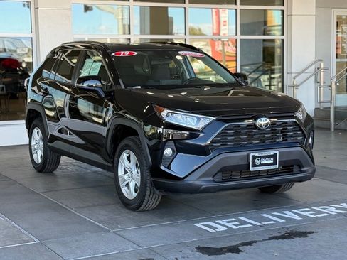 Used 2019 Toyota RAV4 XLE image 7