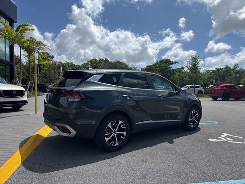Used 2023 Kia Sportage EX image 5