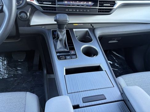 Used 2025 Toyota Sienna LE image 22