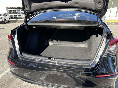 Used 2023 Honda Civic Sport image 12