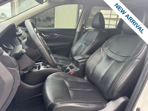 Used 2019 Nissan Rogue SL w/ Premium Package AWD/4WD image 16
