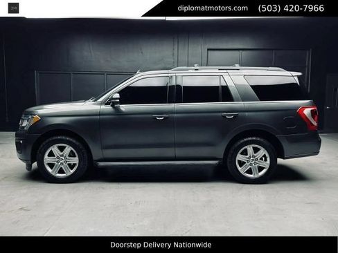 Used 2020 Ford Expedition XLT w/ Equipment Group 202A AWD/4WD image 4