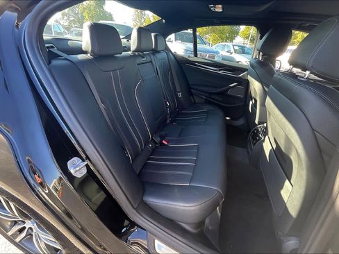 Used 2022 BMW 530i xDrive w/ Premium Package image 30