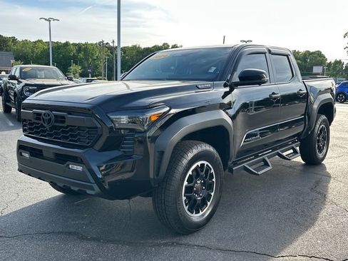 Used 2024 Toyota Tacoma TRD Off-Road w/ TRD Off Road Premium Package AWD/4WD image 7