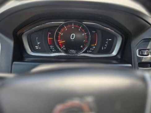 Used 2016 Volvo XC60 T6 AWD/4WD image 17