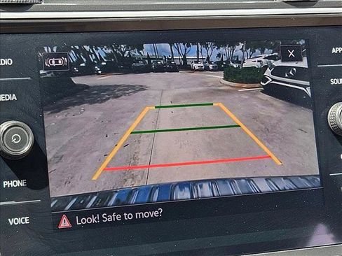 Used 2024 Volkswagen Tiguan SE R-Line image 12