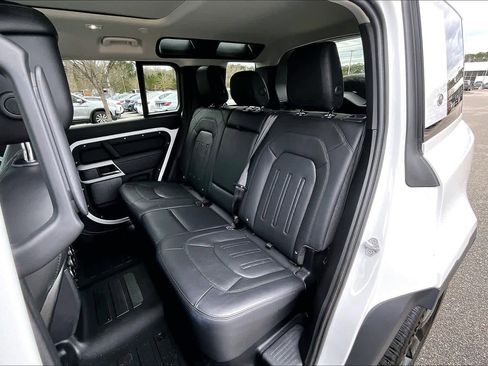 Used 2020 Land Rover Defender 110 HSE image 22