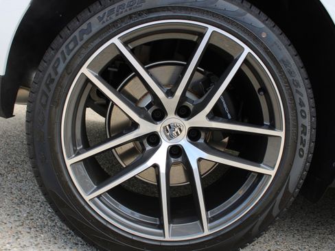 New 2026 Porsche Macan AWD/4WD image 15