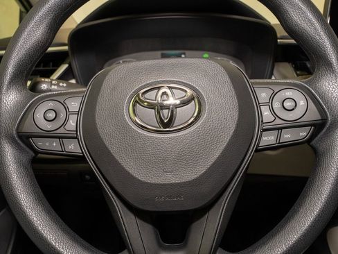 Used 2025 Toyota Corolla LE w/ LE Premium Package image 17