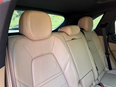 Used 2020 Porsche Cayenne AWD/4WD image 27