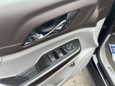 Used 2019 GMC Acadia SLT FWD image 17