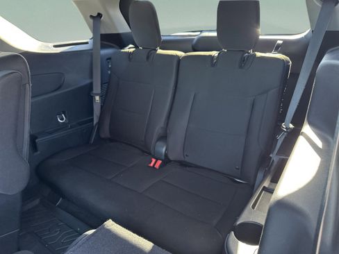 Used 2023 Ford Explorer XLT image 30