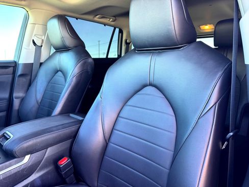 Used 2022 Toyota Highlander XLE image 13