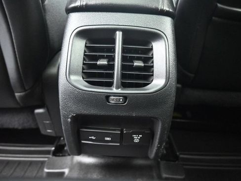 Used 2019 Jeep Cherokee High Altitude AWD/4WD image 36