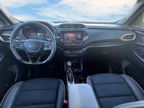Used 2023 Chevrolet TrailBlazer RS w/ Sun and Liftgate Package image 7