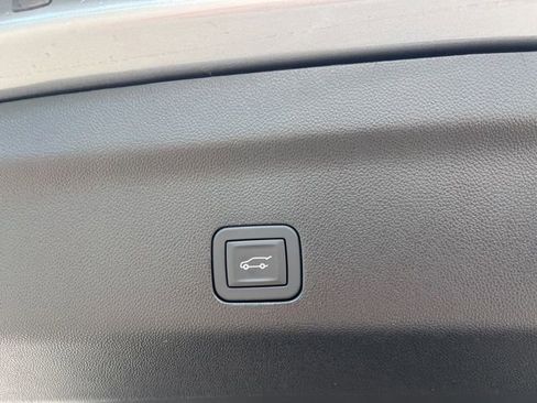 New 2026 Chevrolet Suburban High Country image 10