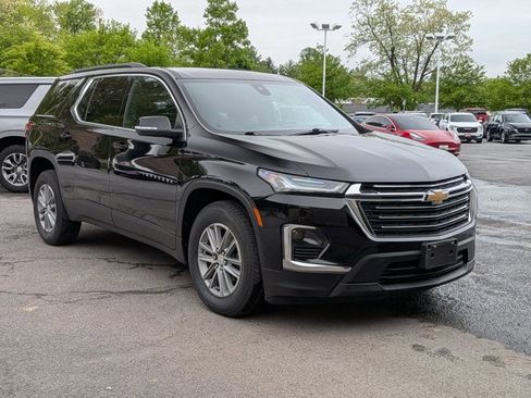Used 2023 Chevrolet Traverse LT AWD/4WD image 3