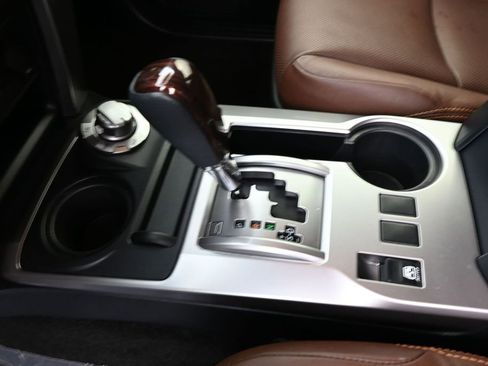 Used 2023 Toyota 4Runner Limited AWD/4WD image 32