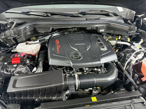 Used 2023 Alfa Romeo Stelvio Ti AWD/4WD image 34