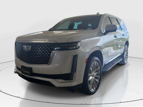 Used 2023 Cadillac Escalade Premium Luxury RWD image 4