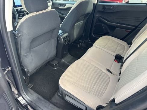 Used 2022 Ford Escape SE w/ SE Sport Appearance Package image 15