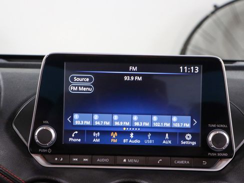 Used 2025 Nissan Sentra SR FWD image 19