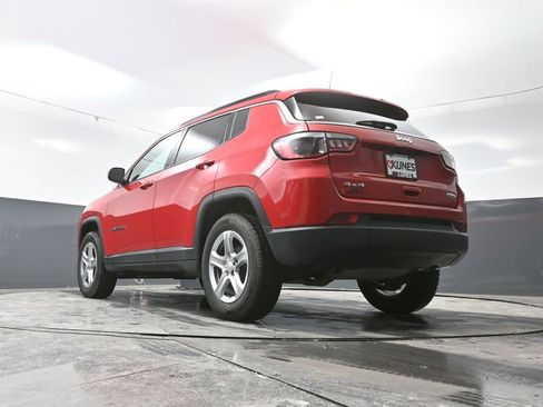 Used 2024 Jeep Compass Latitude image 53