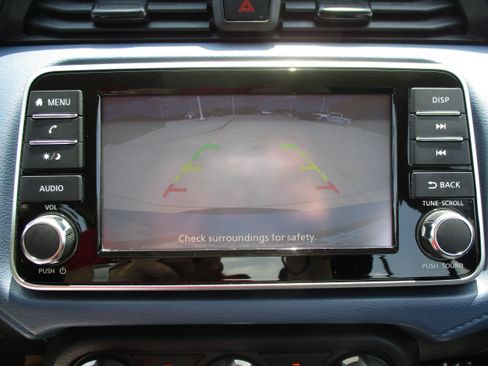 Used 2025 Nissan Versa SV FWD image 20