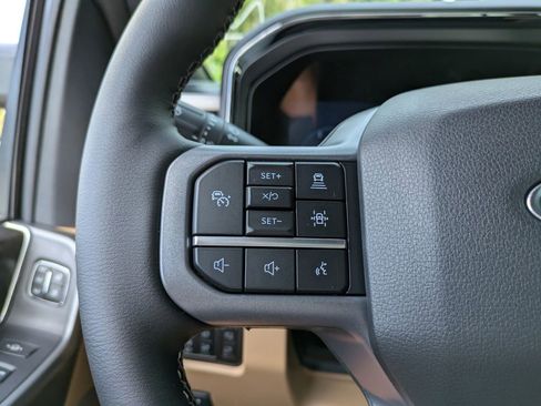 New 2026 Ford F250 Lariat w/ Black Appearance Package image 30