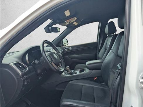 Used 2022 Jeep Grand Cherokee Laredo X RWD image 12