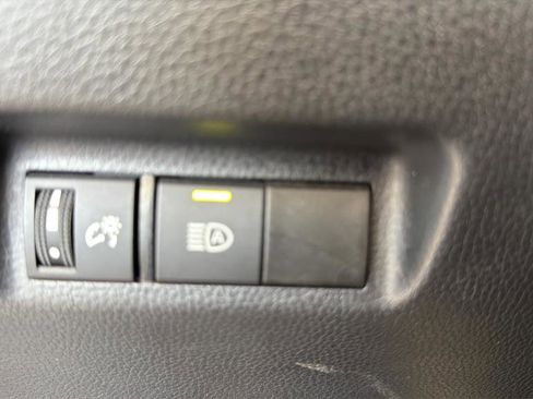 Used 2025 Toyota RAV4 XLE AWD/4WD image 20