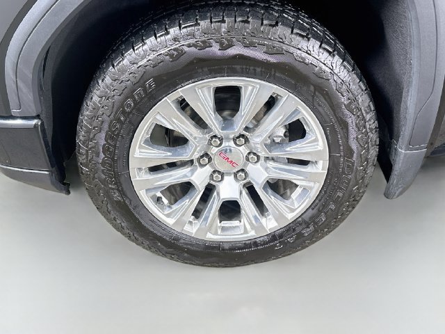 Used 2024 GMC Sierra 1500 Denali w/ Technology Package AWD/4WD image 17
